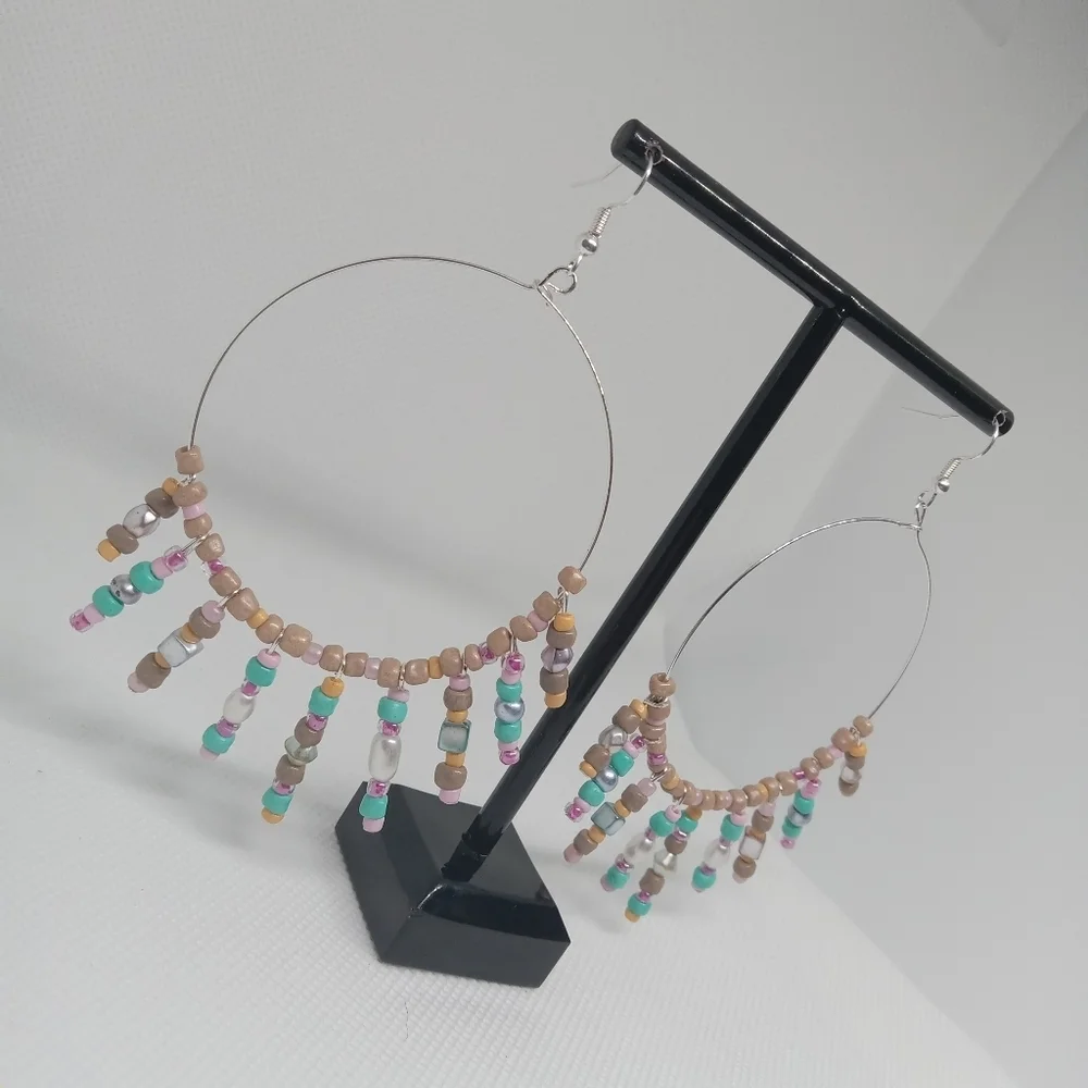 Hand Crafted Turquoise and Tan Beaded Necklace Set - Picture 10 of 16